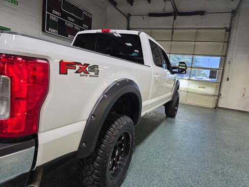 Used 2019 Ford F250 Lariat w/ Lariat Value Package AWD/4WD image 7