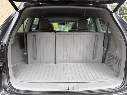 Used 2016 Toyota Highlander Limited Platinum AWD/4WD image 12