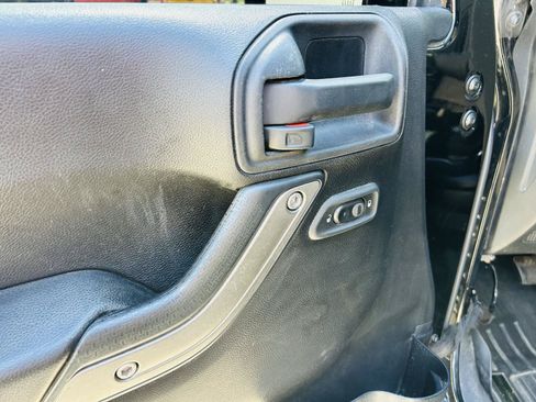 Used 2016 Jeep Wrangler Unlimited Sport w/ Quick Order Package 24S AWD/4WD image 4
