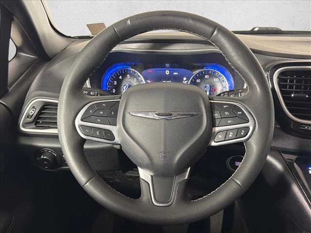 Used 2025 Chrysler Pacifica Select FWD image 22