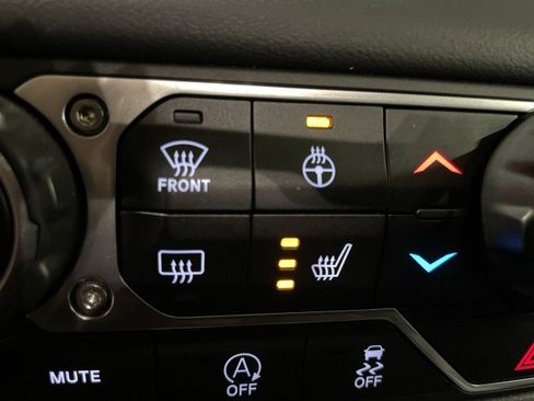 Used 2024 Jeep Gladiator Mojave w/ Convenience Group image 20