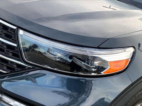 Certified 2022 Ford Explorer XLT w/ Equipment Group 202A image 27