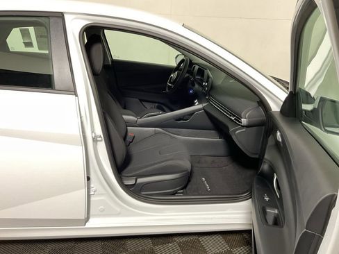 New 2026 Hyundai Elantra SE FWD image 36