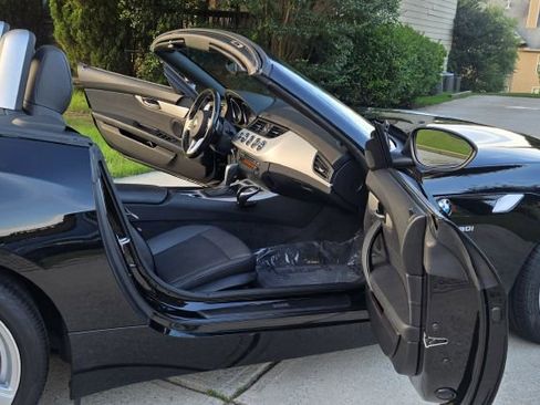Used 2009 BMW Z4 sDrive30i RWD image 9