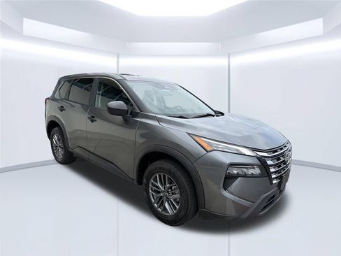 Used 2024 Nissan Rogue S AWD/4WD image 9