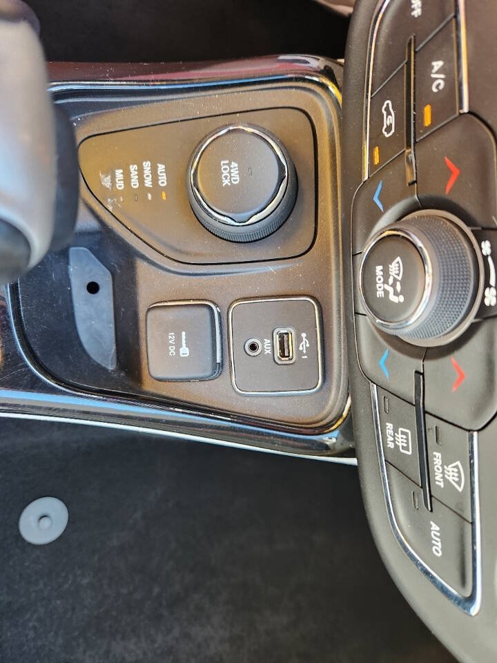 Used 2019 Jeep Compass Limited w/ Safety & Security Group AWD/4WD image 23