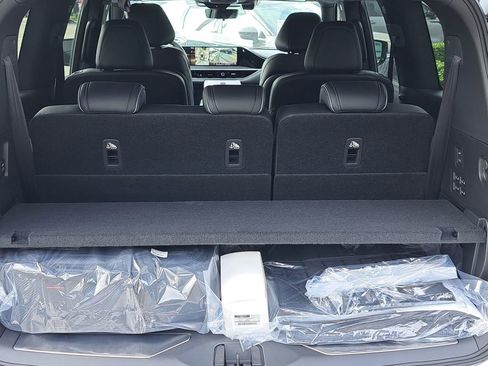 New 2026 INFINITI QX80 Autograph w/ Premium Cargo Package AWD/4WD image 8