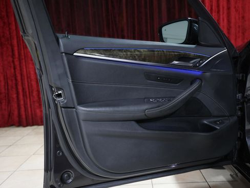 Used 2019 BMW 540i w/ Convenience Package image 11