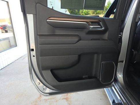 Used 2023 Chevrolet Silverado 1500 LT AWD/4WD image 27
