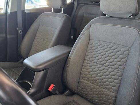 Used 2019 Chevrolet Equinox LT image 16