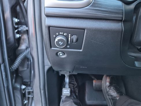 Used 2020 Jeep Grand Cherokee Altitude image 23