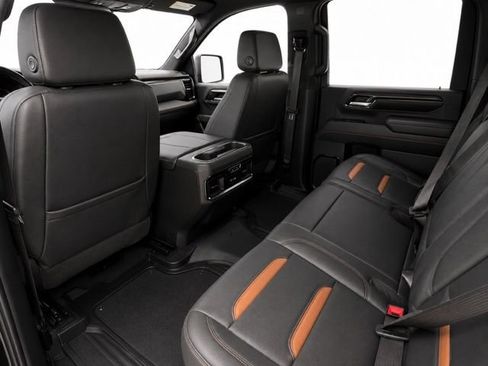 Used 2024 GMC Sierra 2500 AT4 AWD/4WD image 17