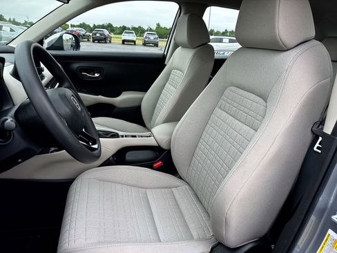Used 2025 Honda HR-V LX image 11