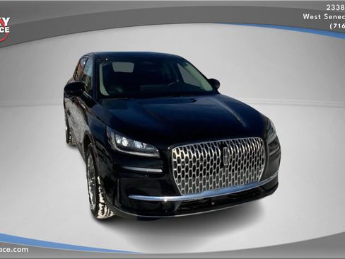 Used 2023 Lincoln Corsair Standard w/ Towing Package image 3