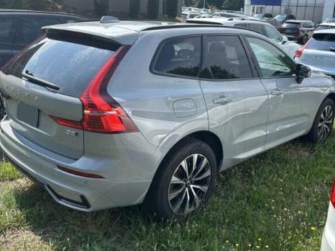 Used 2025 Volvo XC60 B5 Core AWD/4WD image 3