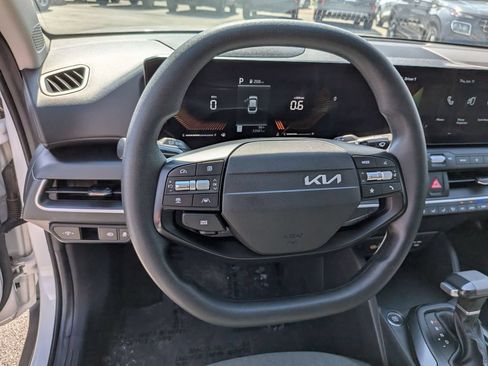 Used 2025 Kia K4 FWD image 21