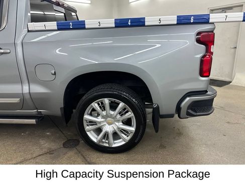 Used 2025 Chevrolet Silverado 1500 High Country w/ High Country Premium Package AWD/4WD image 19