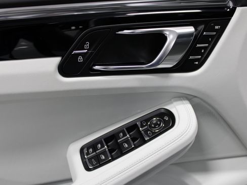 New 2026 Porsche Macan S image 26