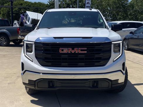 Used 2024 GMC Sierra 1500 Pro w/ Pro Value Package AWD/4WD image 2