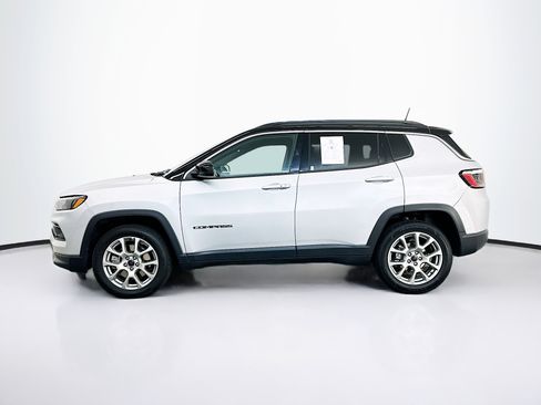 Used 2025 Jeep Compass Limited AWD/4WD image 4