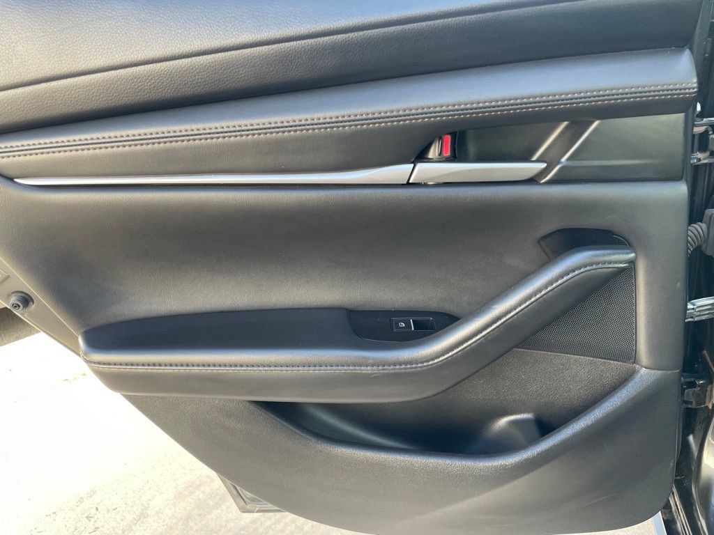 Used 2024 MAZDA MAZDA3 s FWD image 19