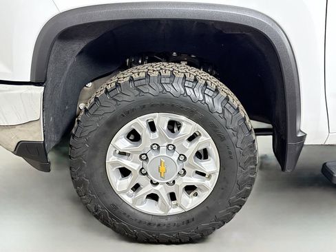 Certified 2024 Chevrolet Silverado 2500 LT w/ Texas Edition image 29