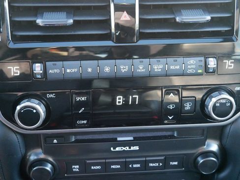 Certified 2023 Lexus GX 460 Luxury w/ Sport Design Package AWD/4WD image 23