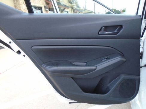 Used 2024 Nissan Altima 2.5 SV FWD image 29