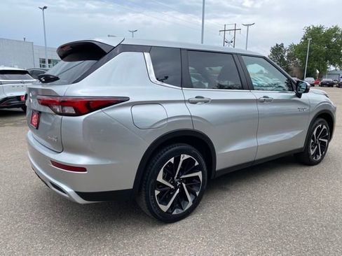 Used 2024 Mitsubishi Outlander 4WD Plug-In Hybrid image 5