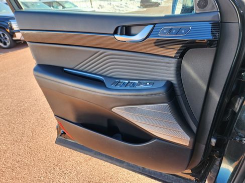 Certified 2025 Hyundai Palisade Calligraphy AWD/4WD image 24