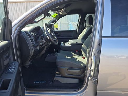 Used 2024 RAM 3500 Tradesman w/ Chrome Appearance Group AWD/4WD image 9