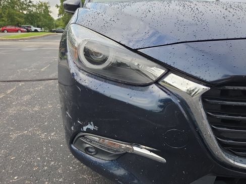 Used 2018 MAZDA MAZDA3 Grand Touring w/ Premium Equipment Package FWD image 4