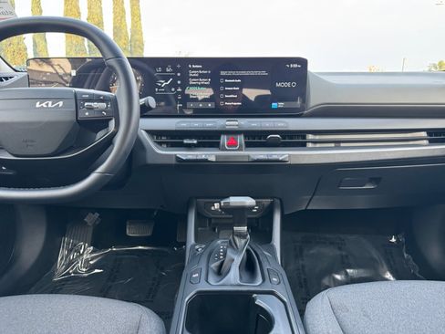 Used 2025 Kia K4 EX image 15