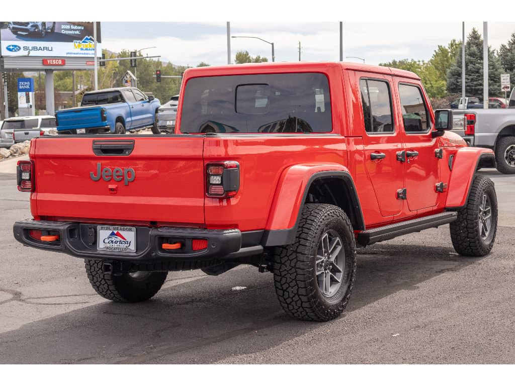 Used 2024 Jeep Gladiator Mojave AWD/4WD image 3