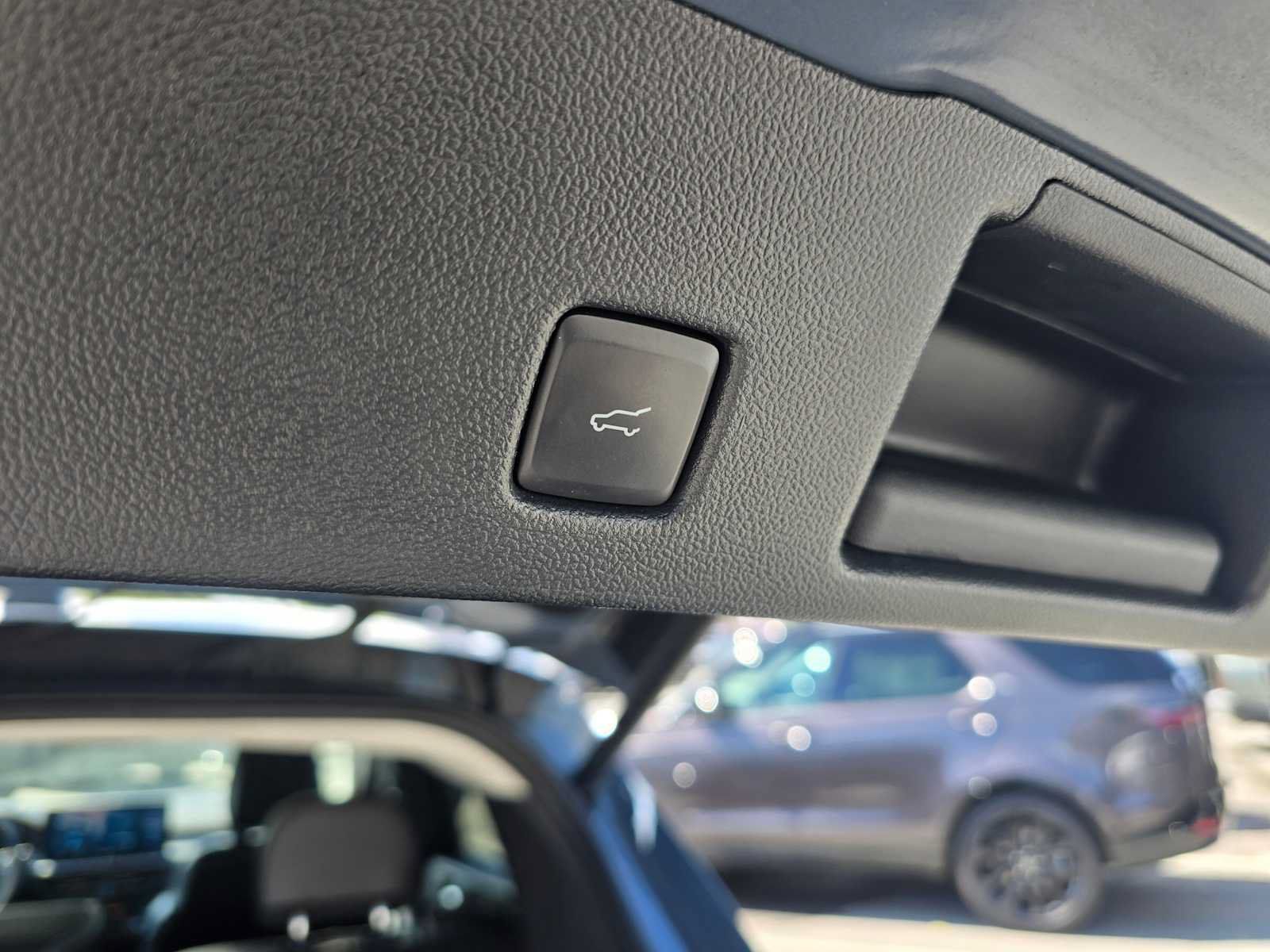 Used 2023 Ford Escape SE FWD image 18