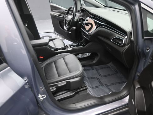 Used 2023 Chevrolet Bolt LT w/ Infotainment Package image 19