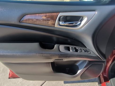 Used 2014 Nissan Pathfinder SL w/ SL Premium Package image 11