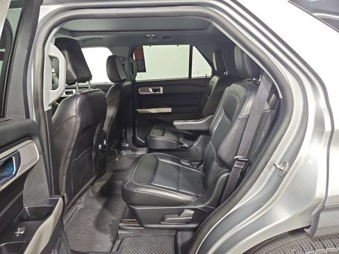 Used 2021 Ford Explorer Limited w/ Equipment Group 301A AWD/4WD image 25