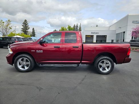 Used 2017 RAM 1500 Express AWD/4WD image 3