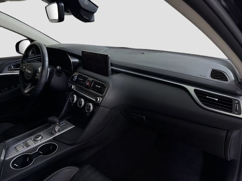 Used 2022 Genesis G70 2.0T w/ Prestige Package RWD image 33