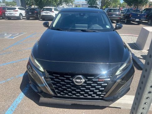 Used 2024 Nissan Altima 2.5 SR w/ SR Premium Package FWD image 4