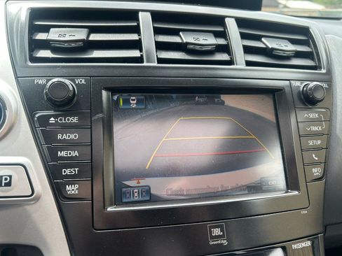 Used 2012 Toyota Prius V Five FWD image 17