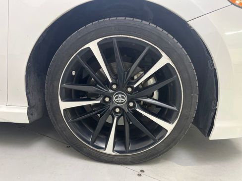 Used 2019 Toyota Camry XSE image 12