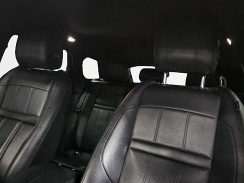 Used 2020 Land Rover Range Rover Evoque SE image 7