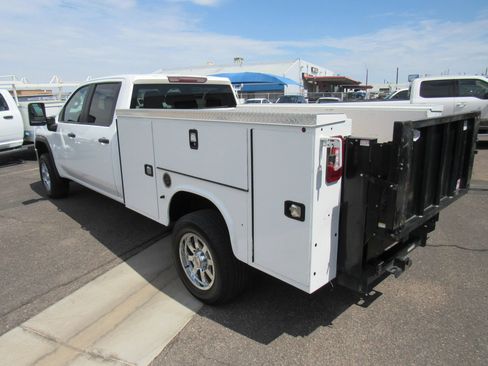 Used 2021 GMC Sierra 2500 4x4 Crew Cab w/ Convenience Package image 8