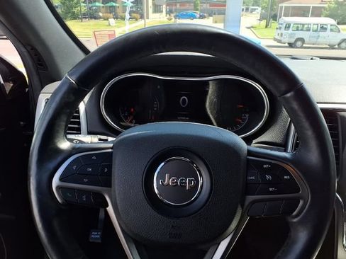 Used 2018 Jeep Grand Cherokee Altitude AWD/4WD image 10