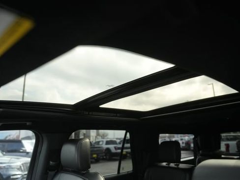 Used 2020 Ford Expedition Max XLT w/ Equipment Group 202A image 11