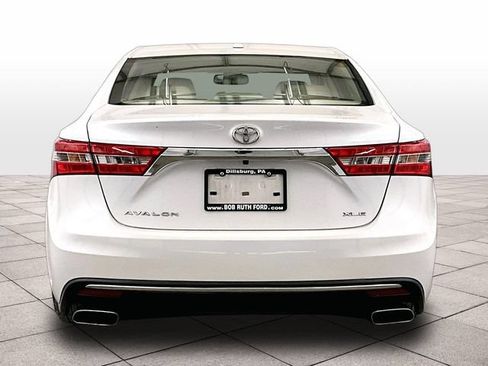 Used 2017 Toyota Avalon XLE Premium w/ All Weather Liner Package FWD image 4