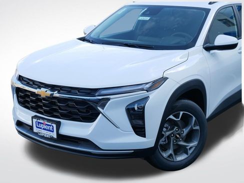 New 2026 Chevrolet Trax LT w/ Driver Confidence Package image 29