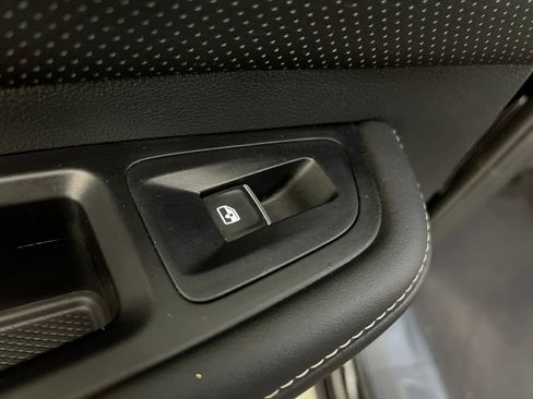 Used 2024 Volkswagen Atlas SE image 18